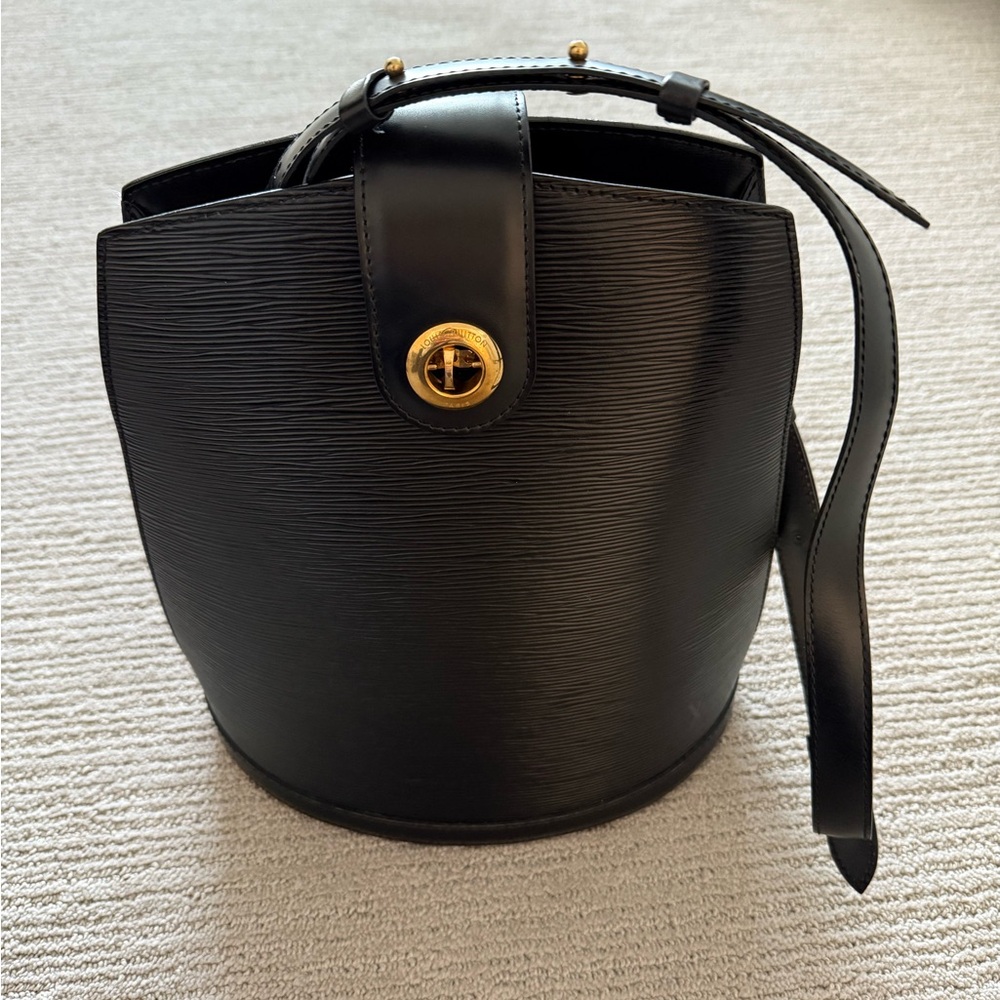 NWOT *Authentic* Louis Vuitton Black Vintage Cluny Epi Leather Shoulder Bag - Picture 5 of 9